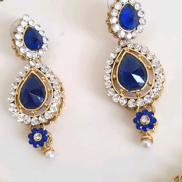 Necklace Set NIB - Picture 3 of 12